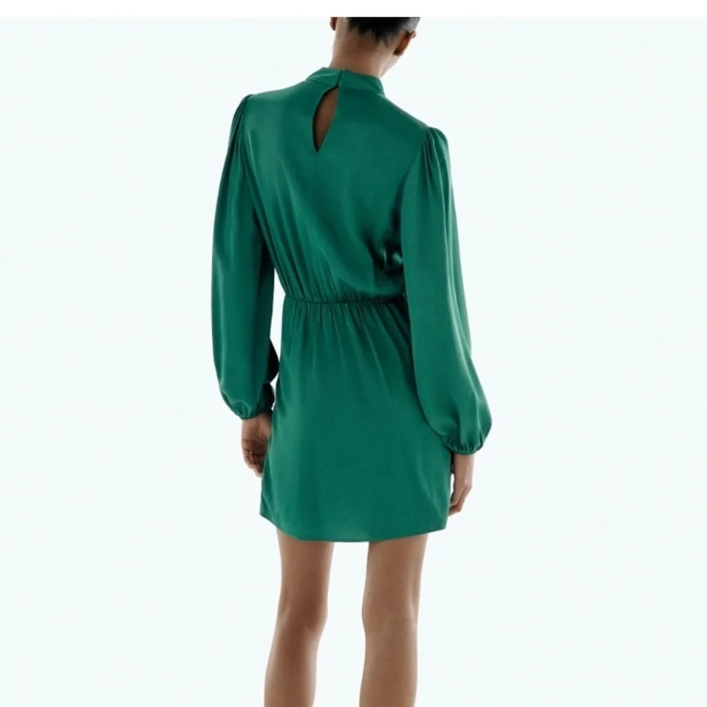 Green wrap dress 👗​ - Picture 7 of 8